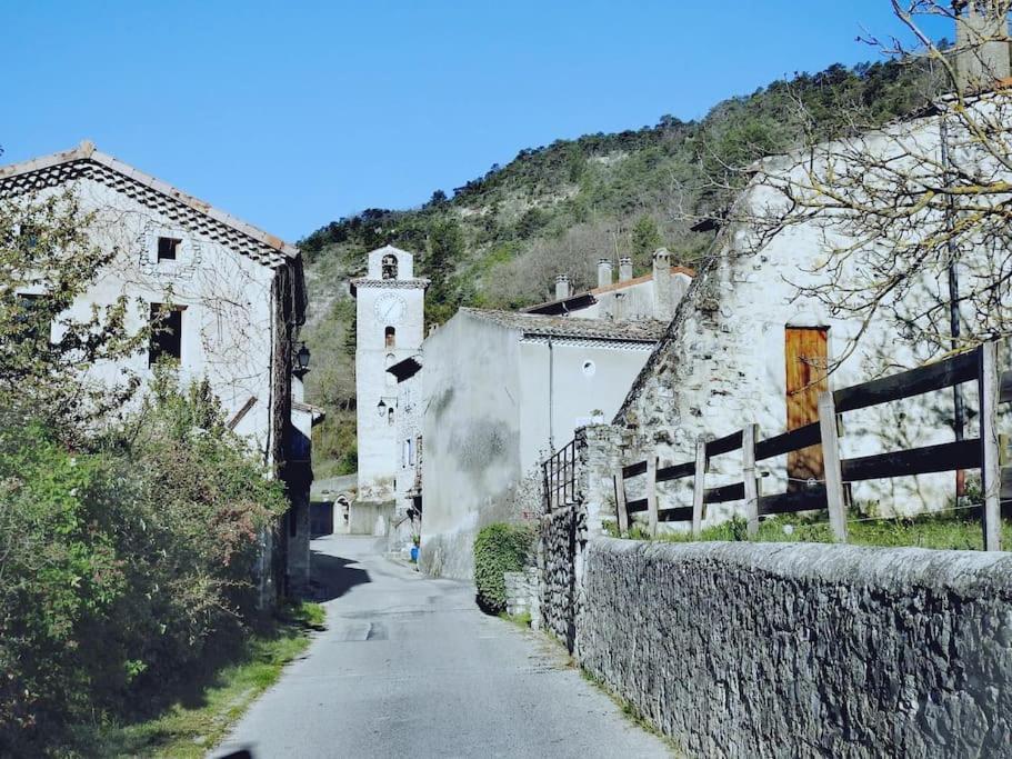 Gite Le Chaudron 1 A 7Pers Avec Piscine Villa Montclar-sur-Gervanne Bagian luar foto